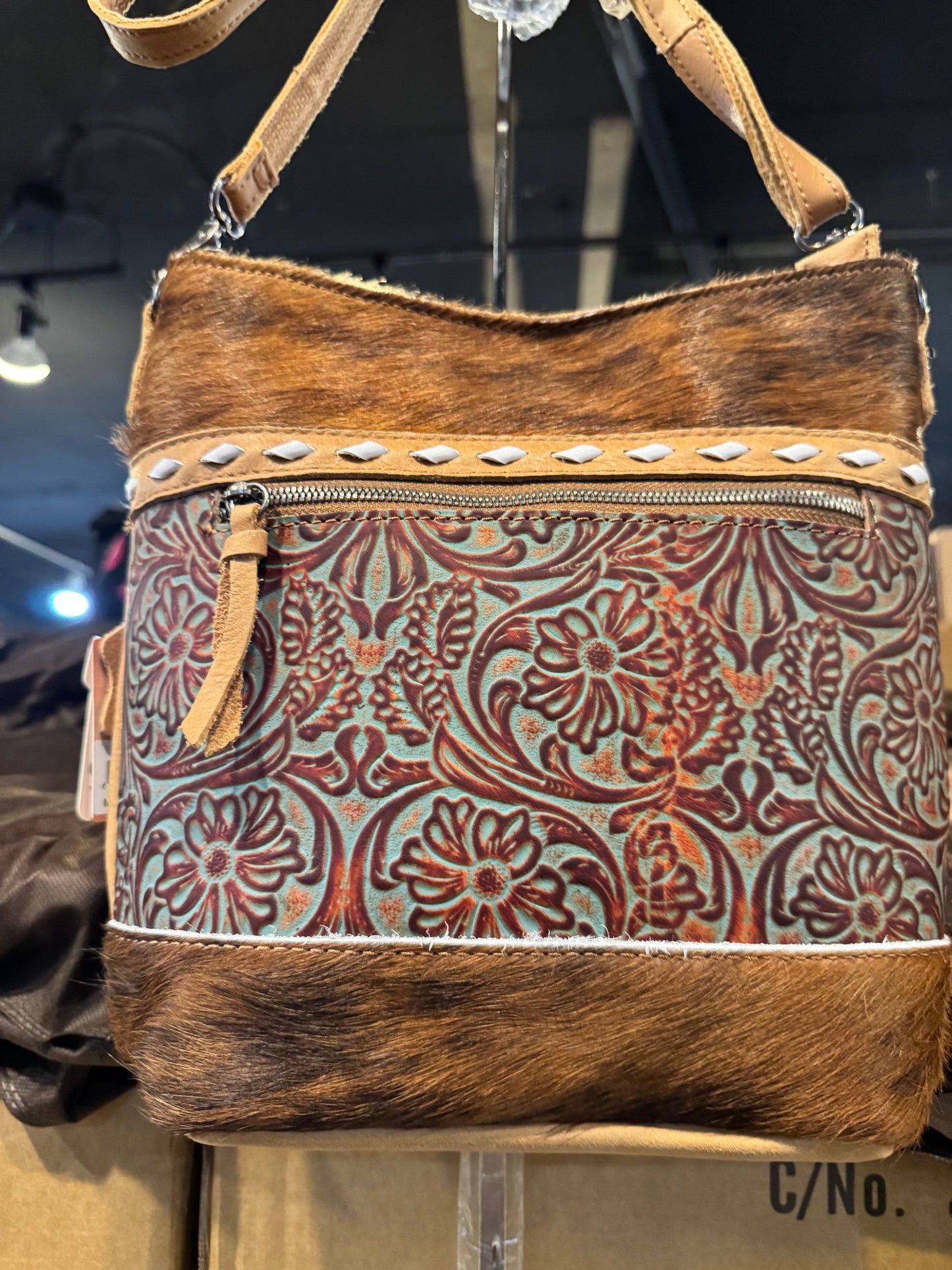 BA2821 Middle Zipper Tooled Cowhide Purse