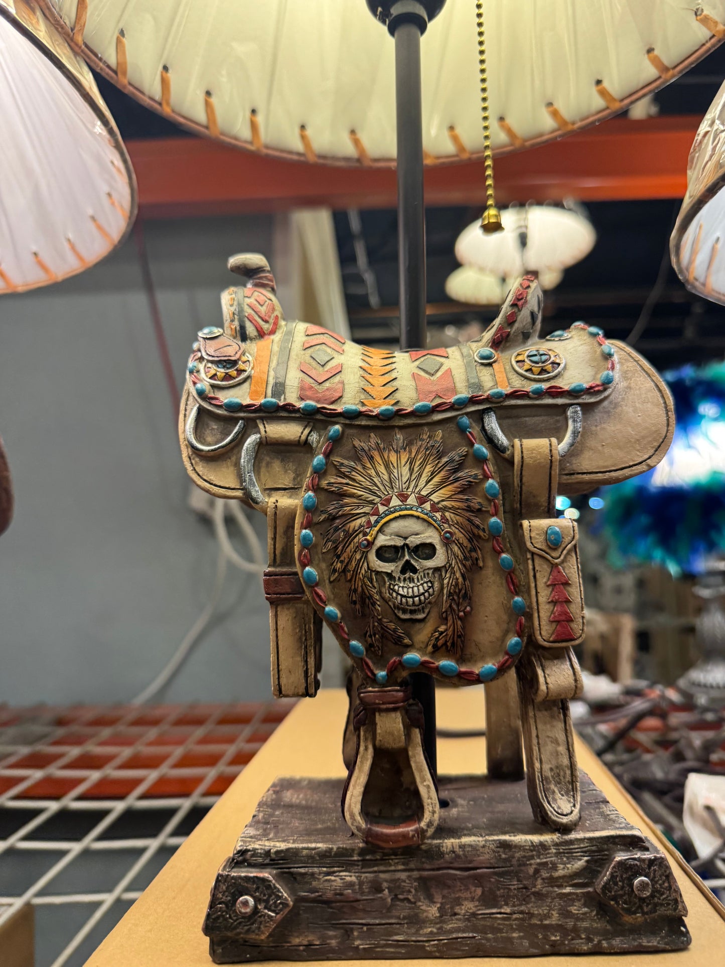 RA6072 Native Headdress Skull Lamp