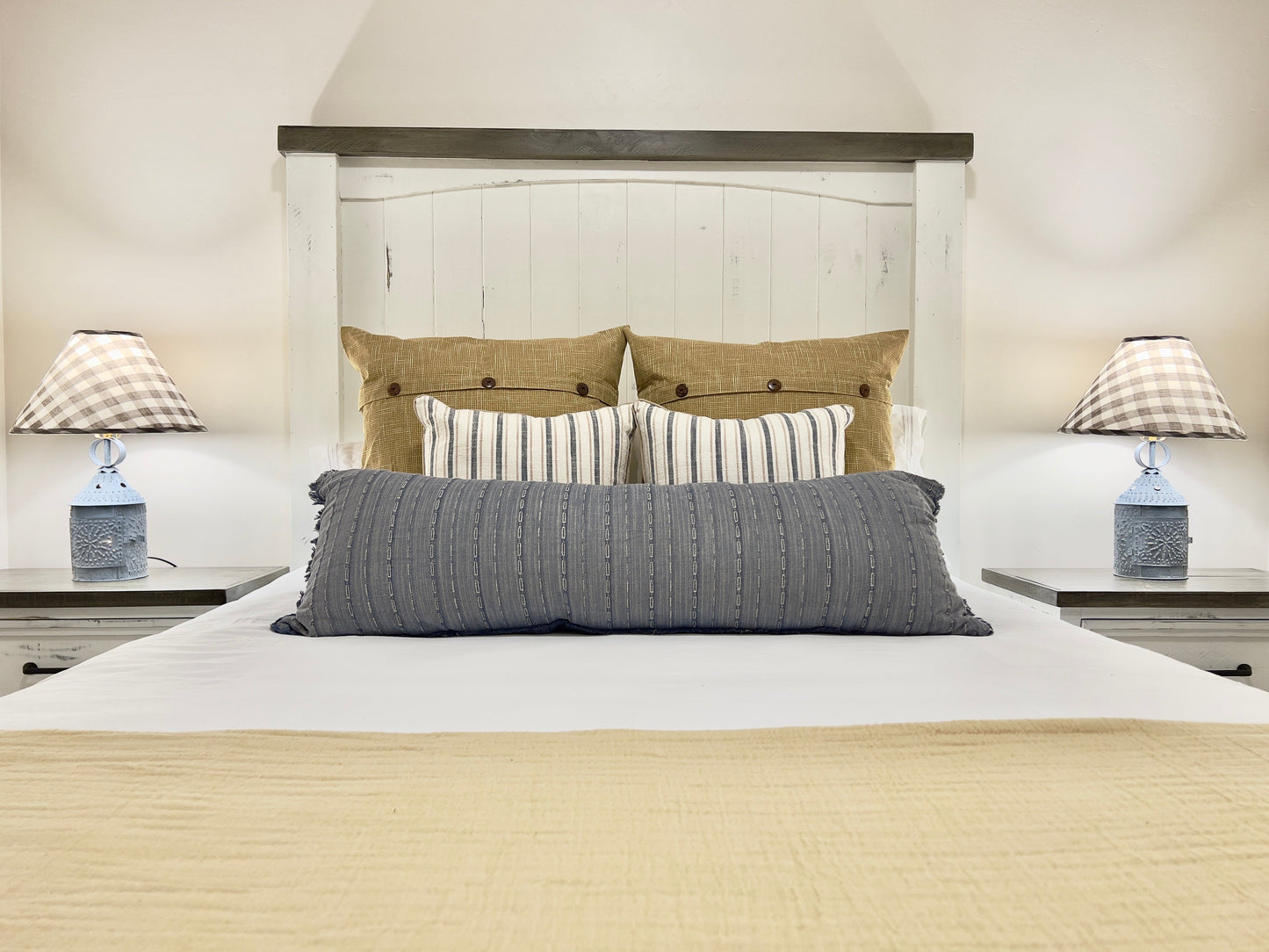 Memphis Bed in White Smoke Bean