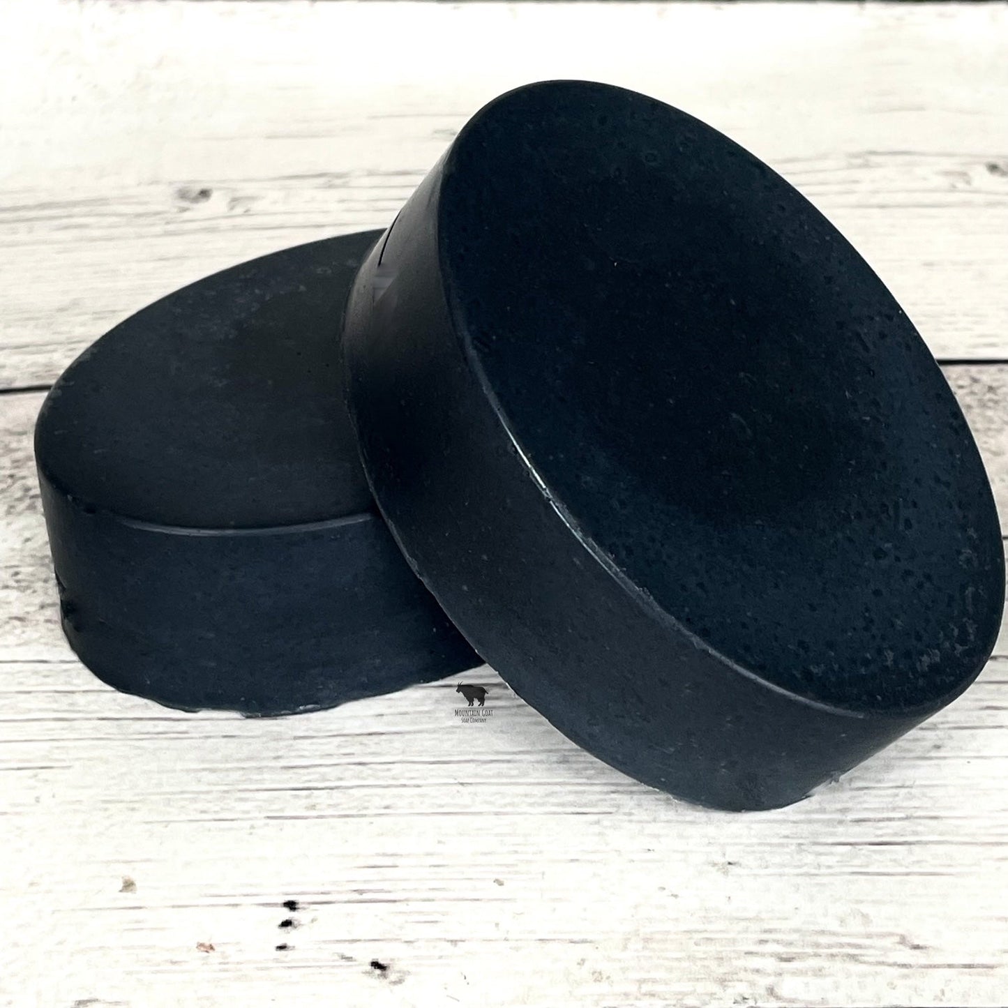 The Raven Facial Bar (Bergamot, Black Tea, Lime, Cucumber & Honey)