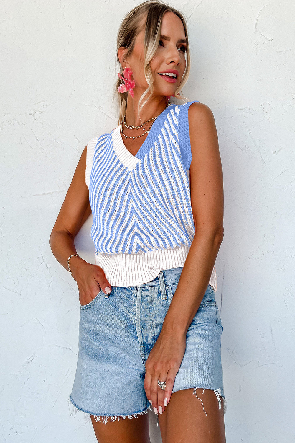 Chevron Contrast V-Neck Sleeveless Sweater Top