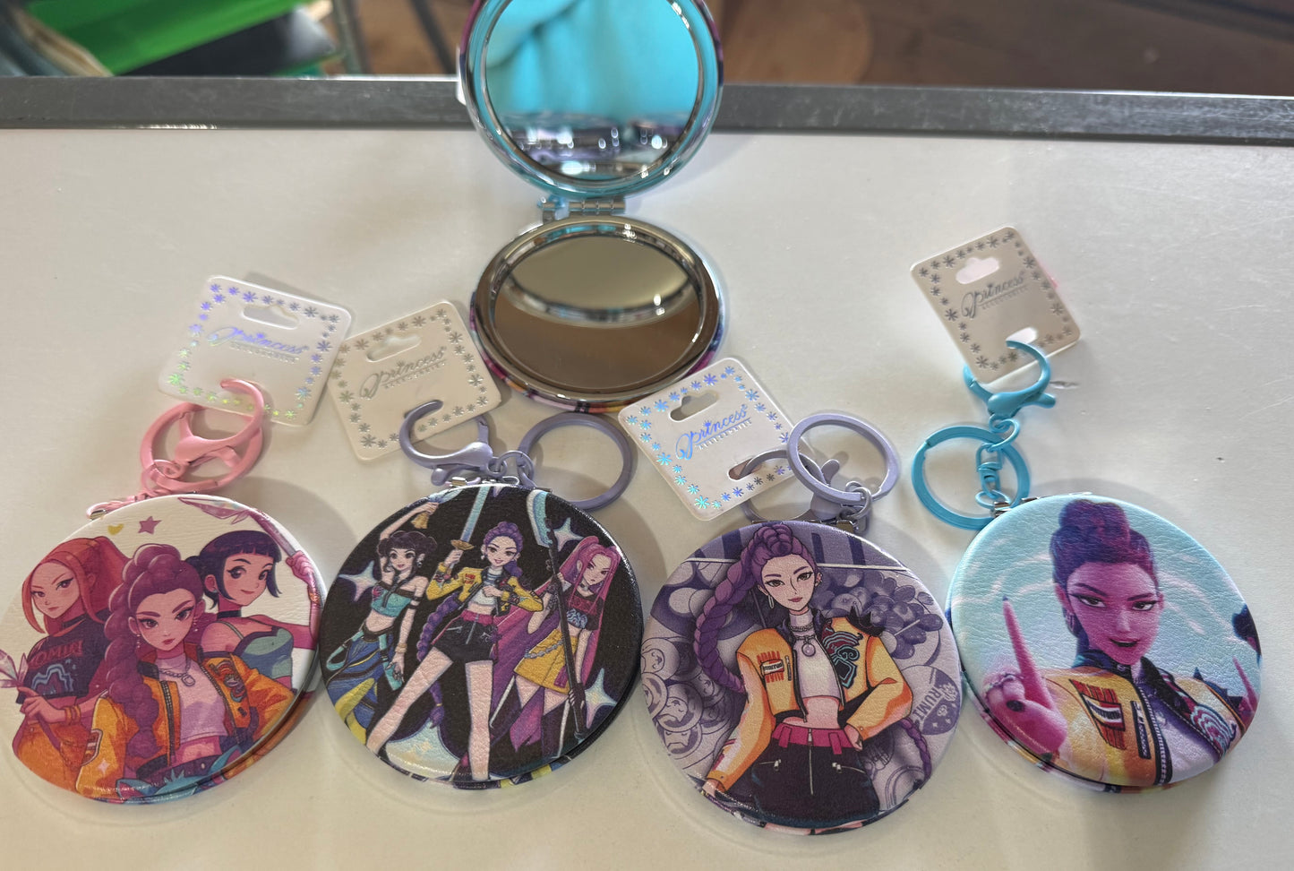 Popular K-POP compact mirror key chain