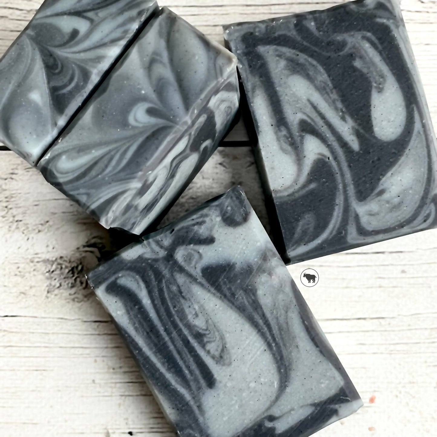 Black Canyon (Sandalwood, Blood Orange, Frankincense & Black Pepper)