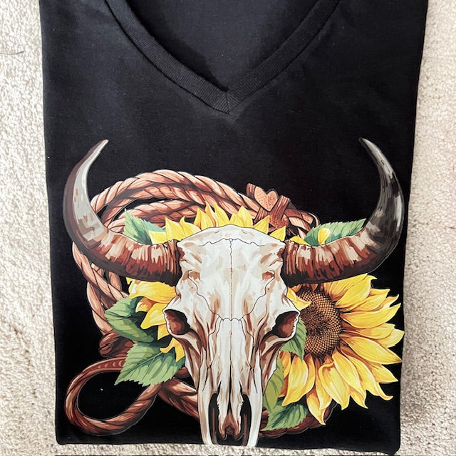 Western Bull Skull Short Sleeve T-shirt /VNeck