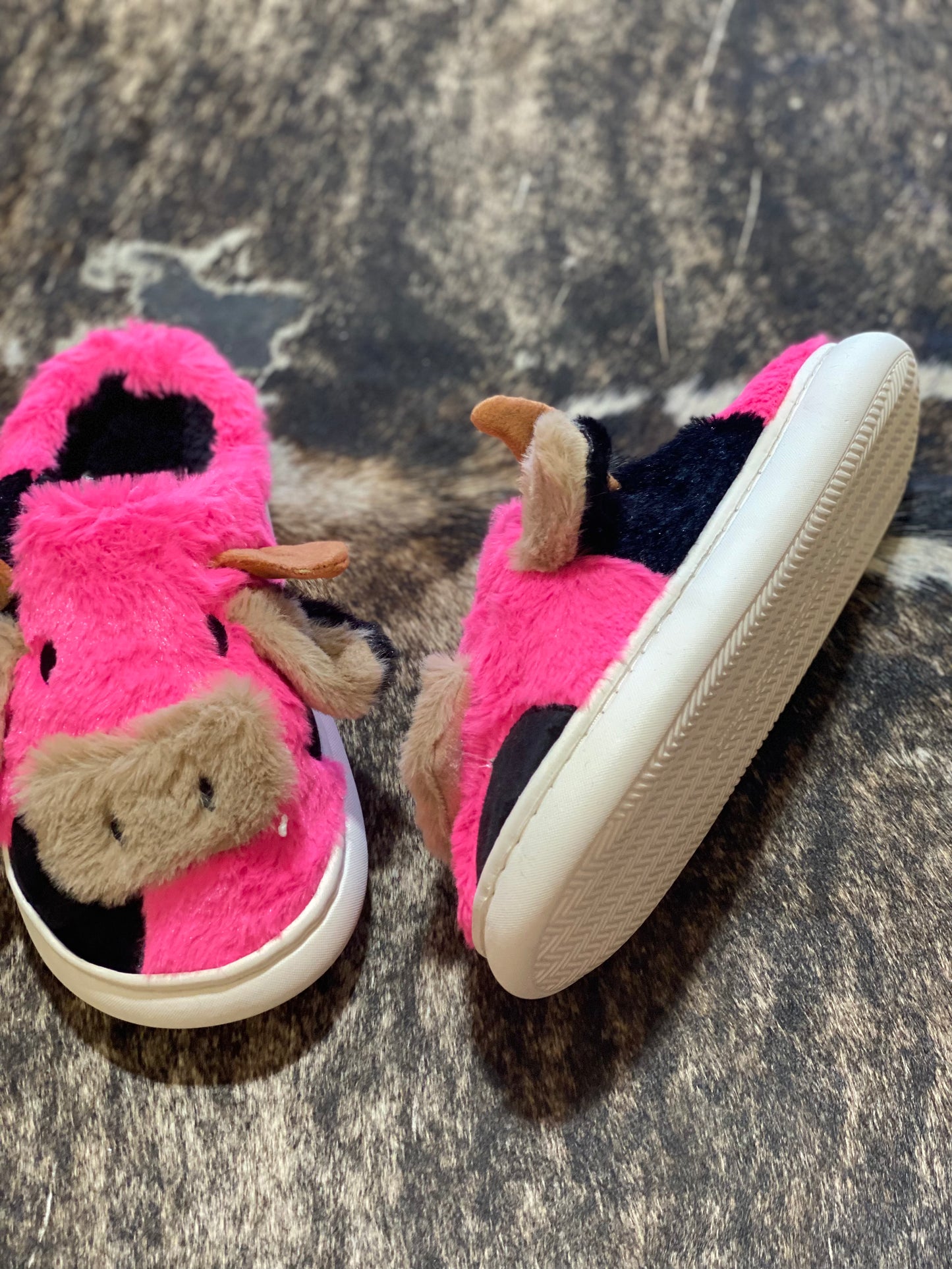 Women's Pink Highland Cow Fuzzy Slippers