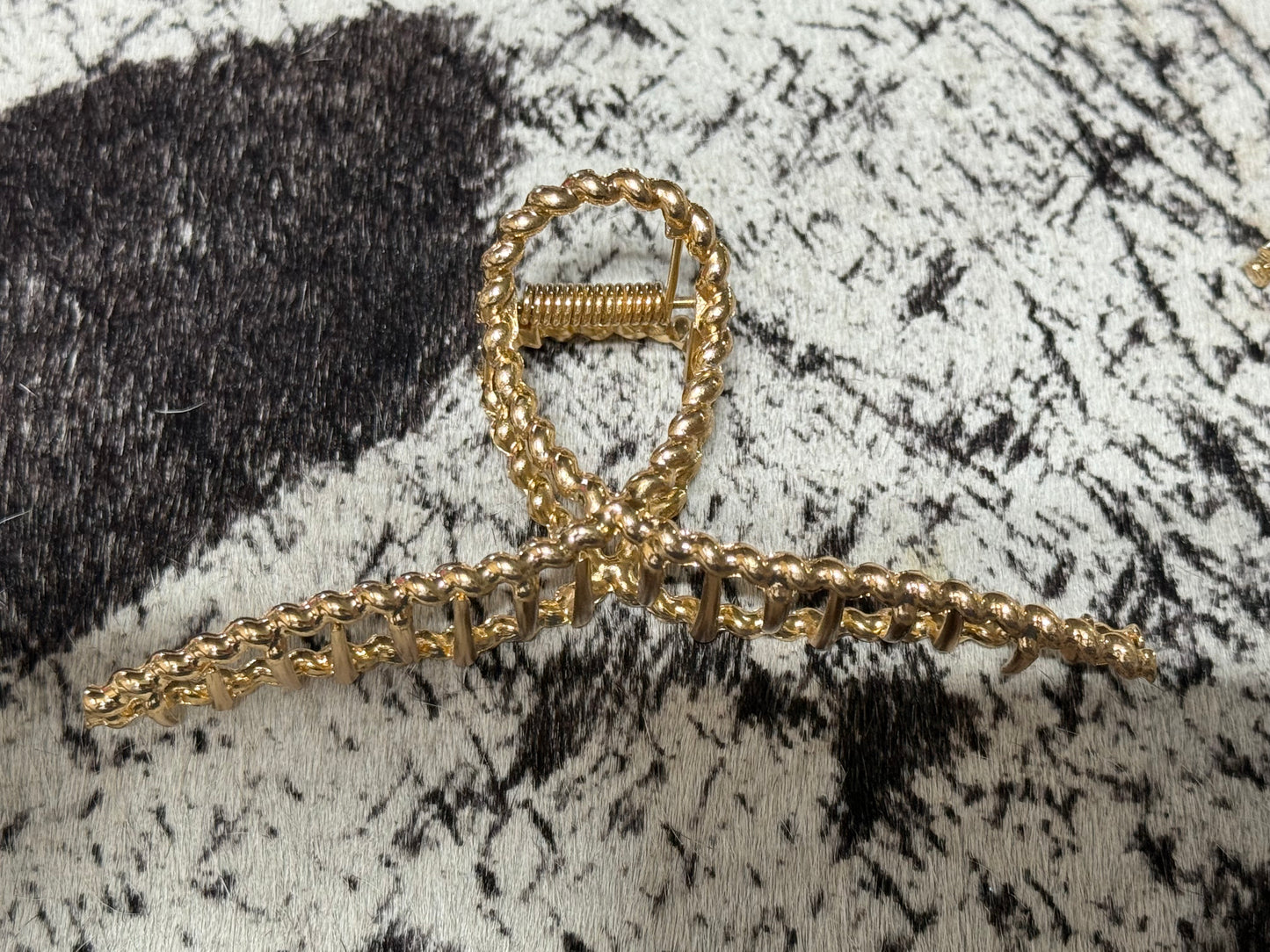 Faux Navajo Pearl Claw Clips