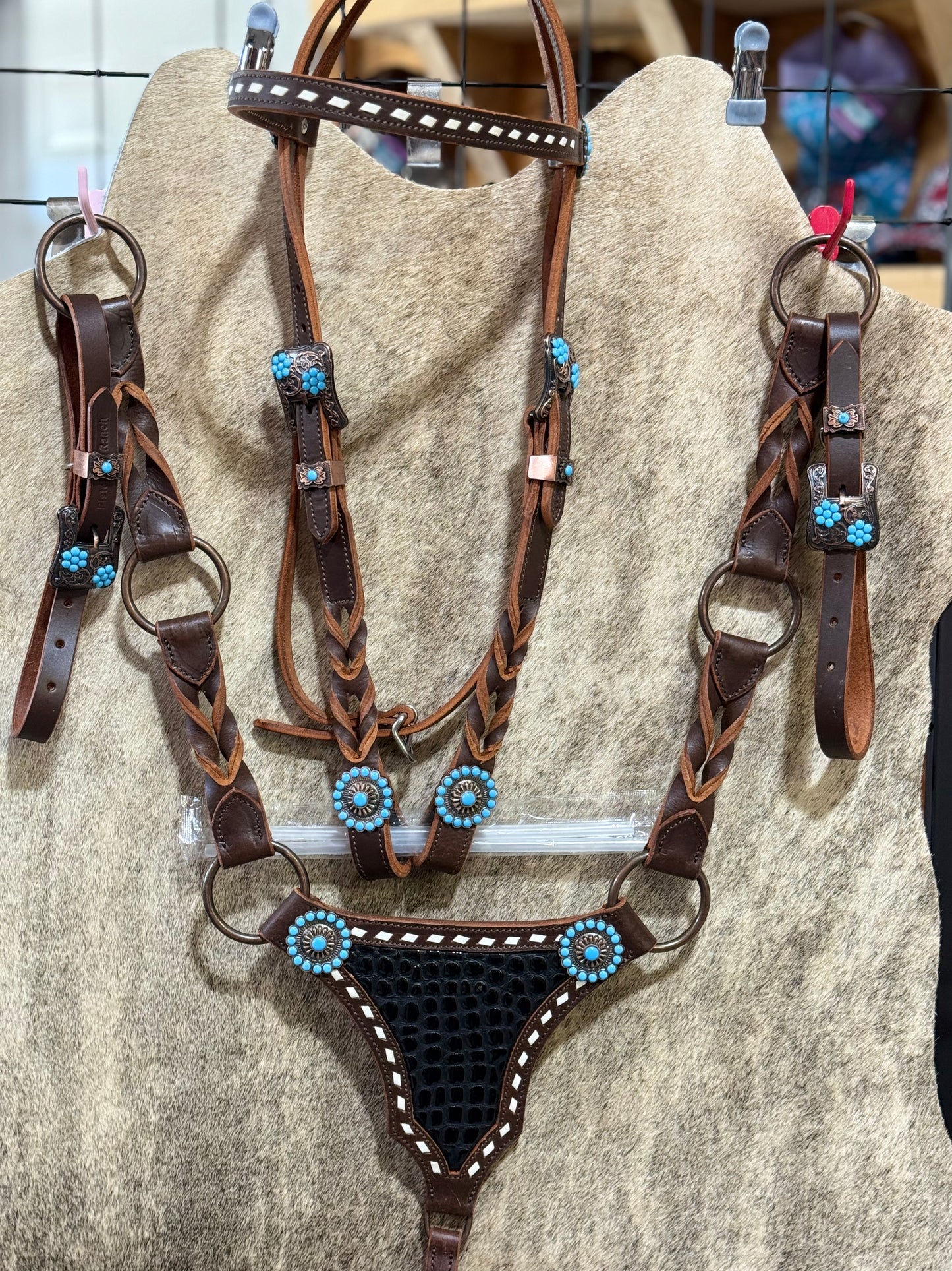 Stunning Genuine Leather Black Gator Gladiator Twist Tack Set