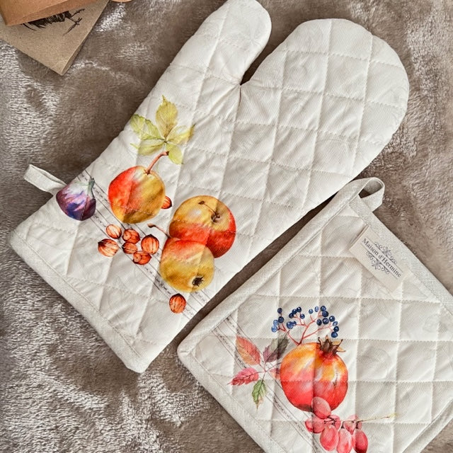 Elderberry and Pomegranate Off White Shabby Chic Oven Mit Set