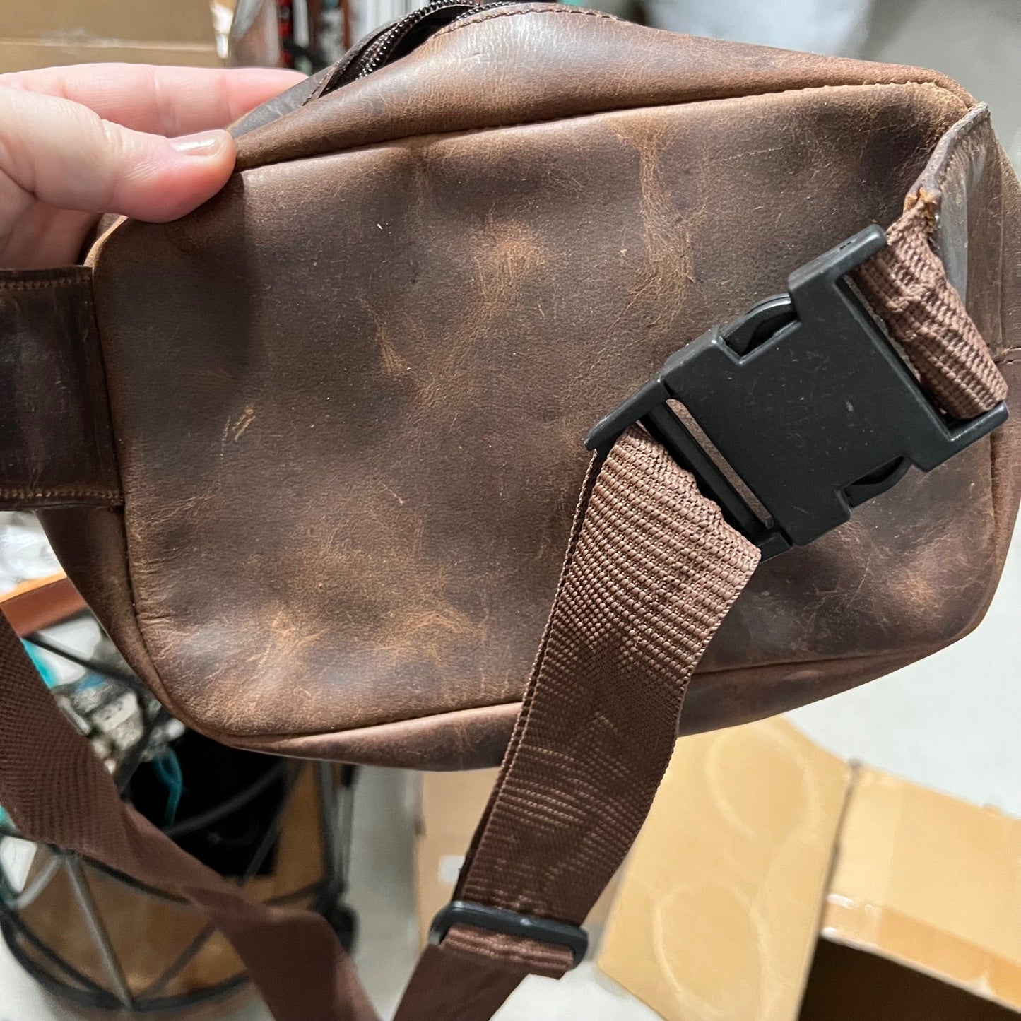 Men's Cowhide Sling Bag