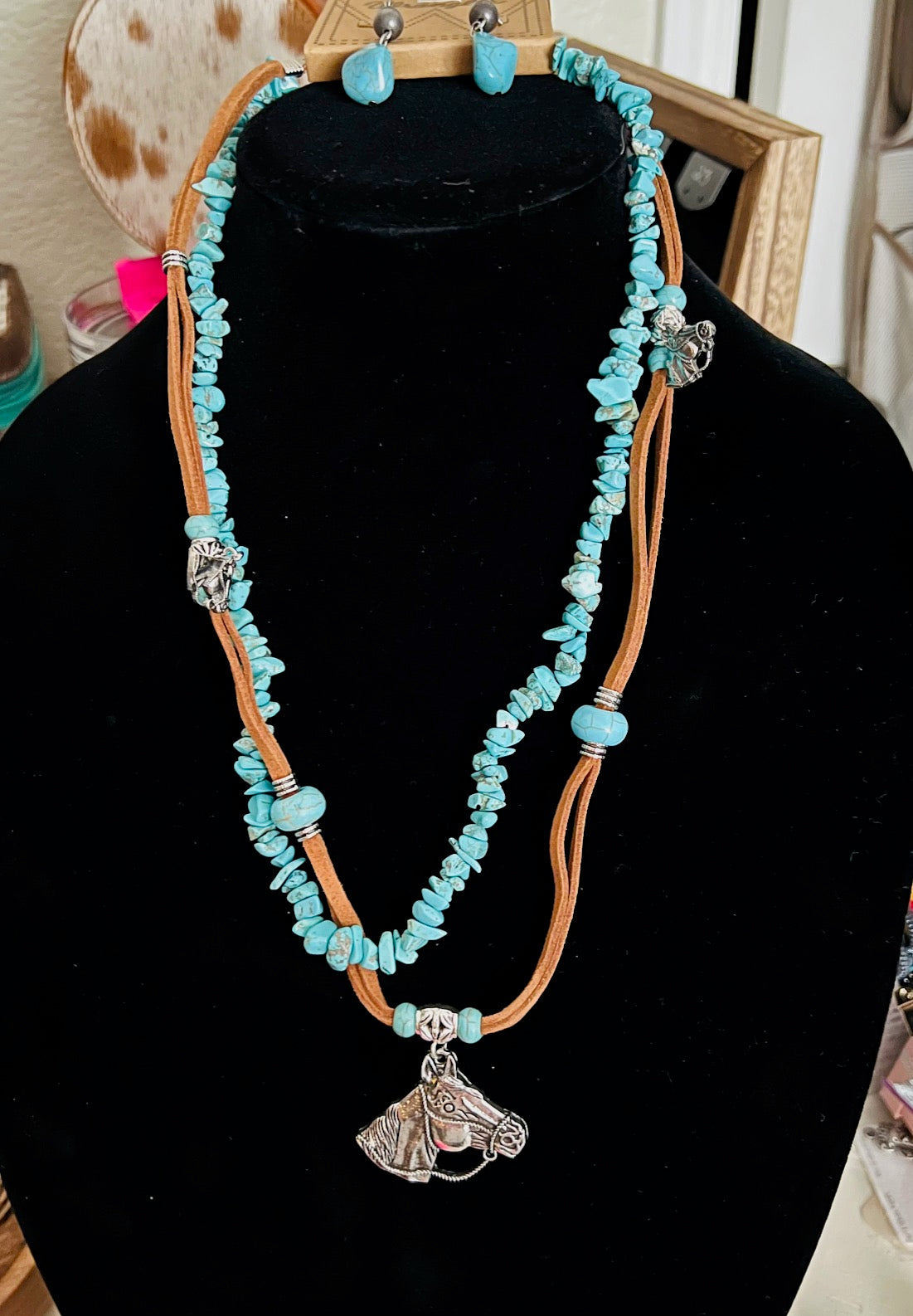 Chunky Turquoise and Horsehead Leather Strap Necklace Set