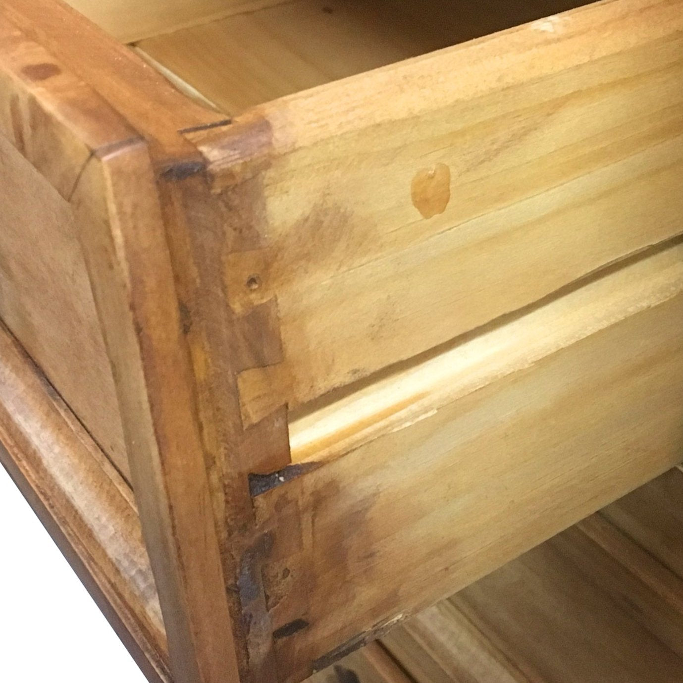 Traditional 8 Drawers Rustic Dresser