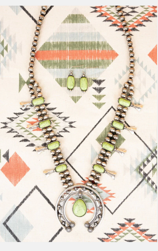 Green Valdez Valley Silver Pearl Necklace and Earring Set