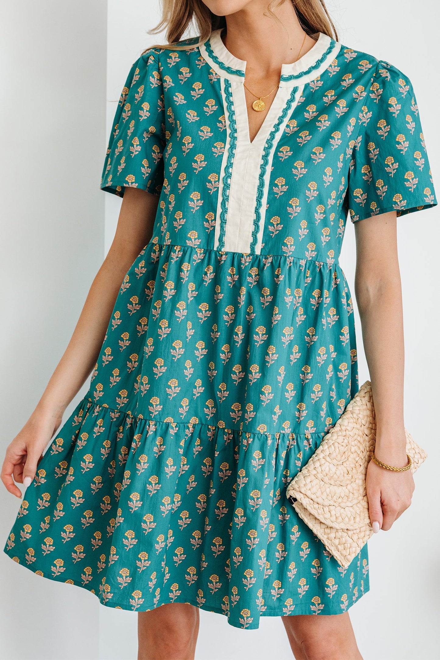 Floral Contrast Trim V-Neck Short Sleeve Dress