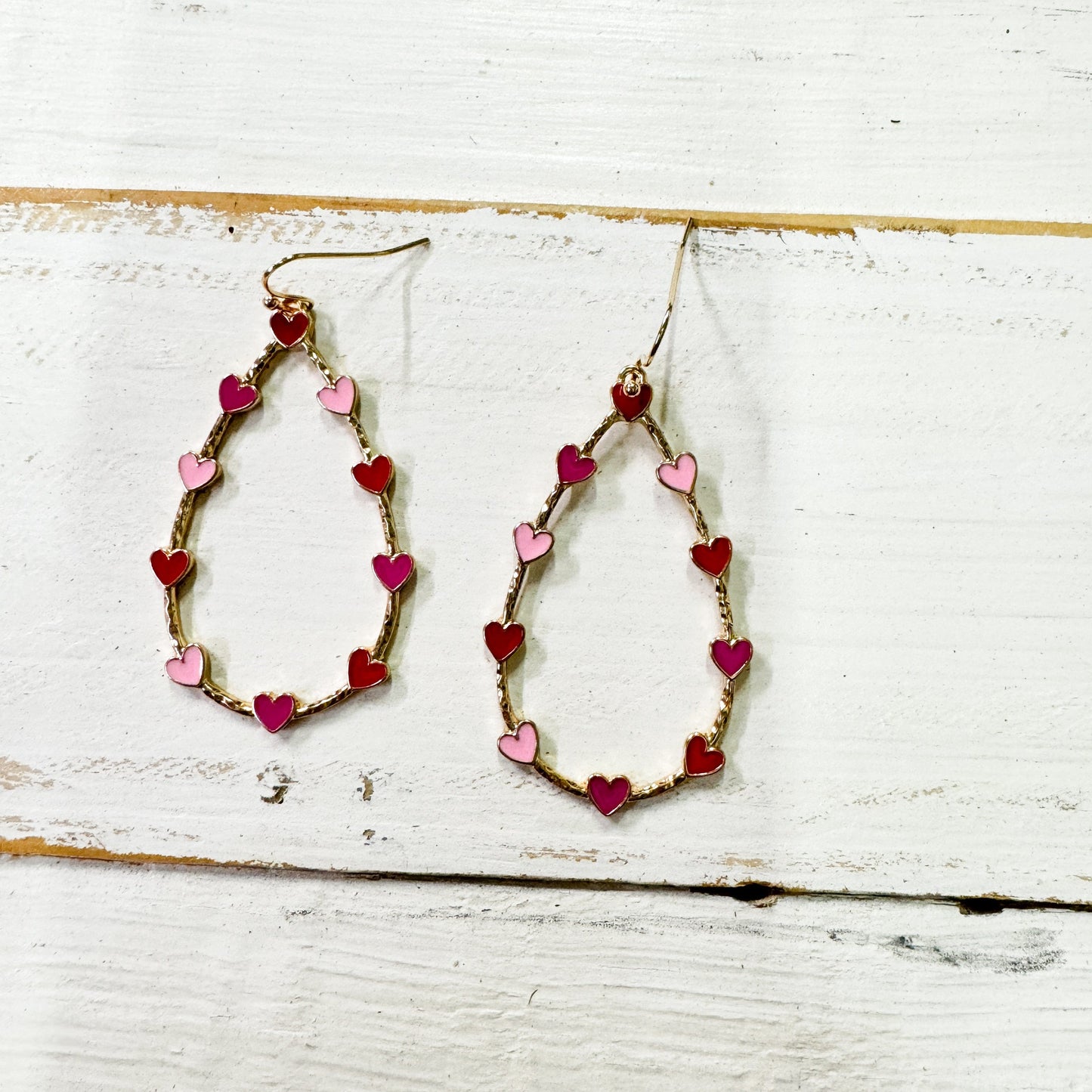 zLoving Heart Dangle Earrings