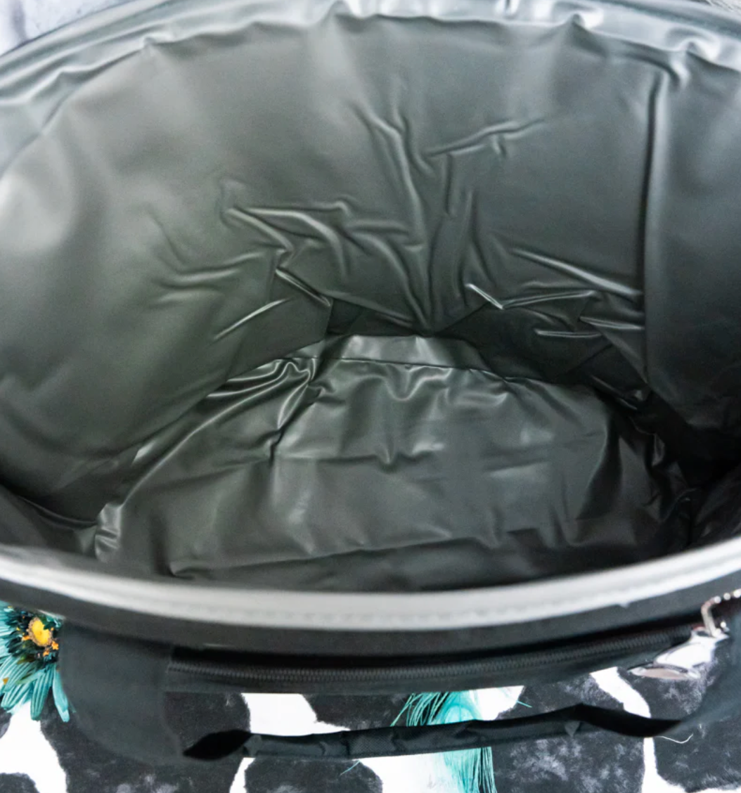 Farmington Hills Fully insulated Tote with lid with removable bottle opener