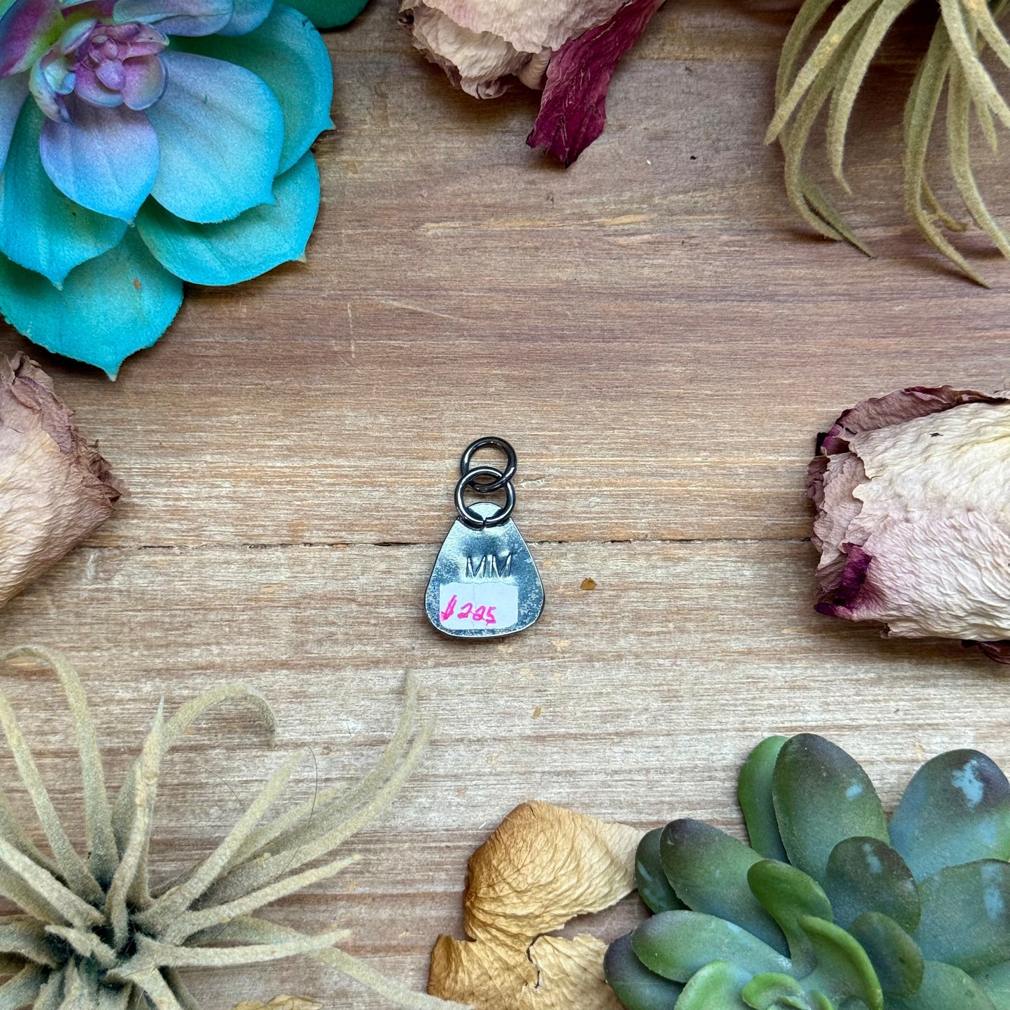 mj pendant white buffalo