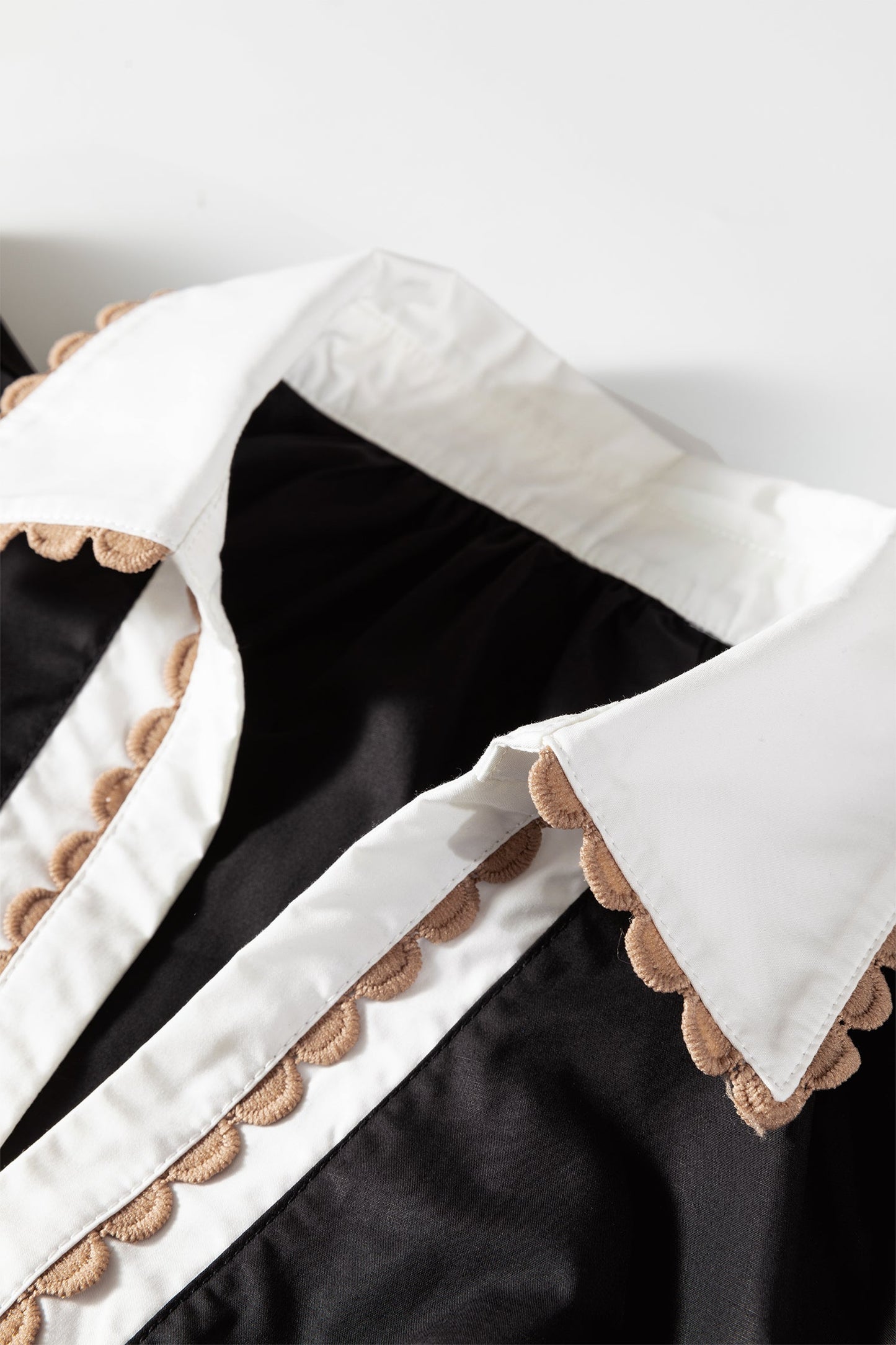 Colorblock Ricrac Trim Collared Short Sleeve Blouse