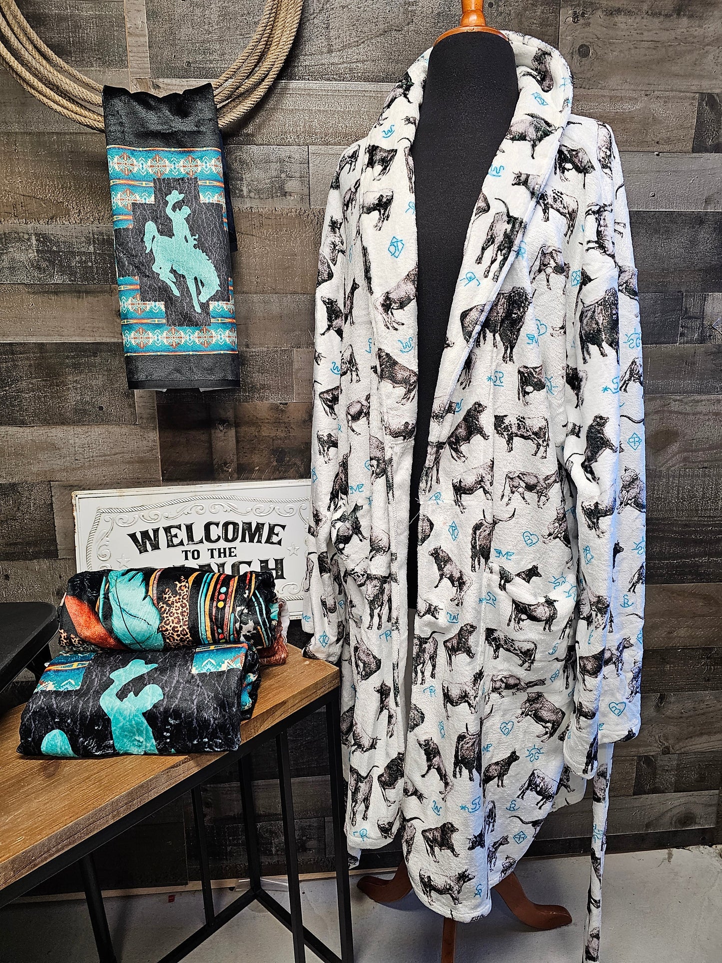 Sample Sale Cattle & Brands Women's Western Bath Robe size LARGE