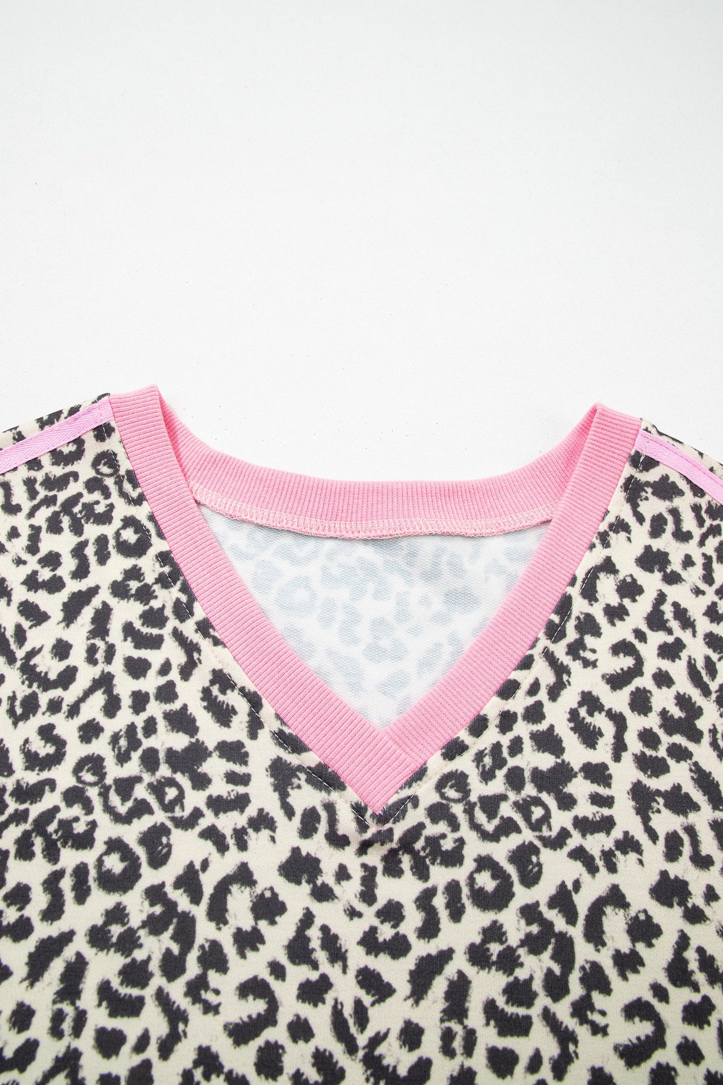 Leopard Contrast V-Neck Short Sleeve Top