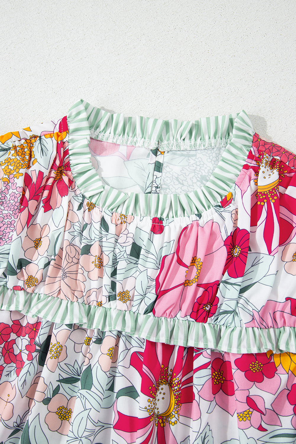 Floral Contrast Ruffle Trim Short Sleeve Blouse