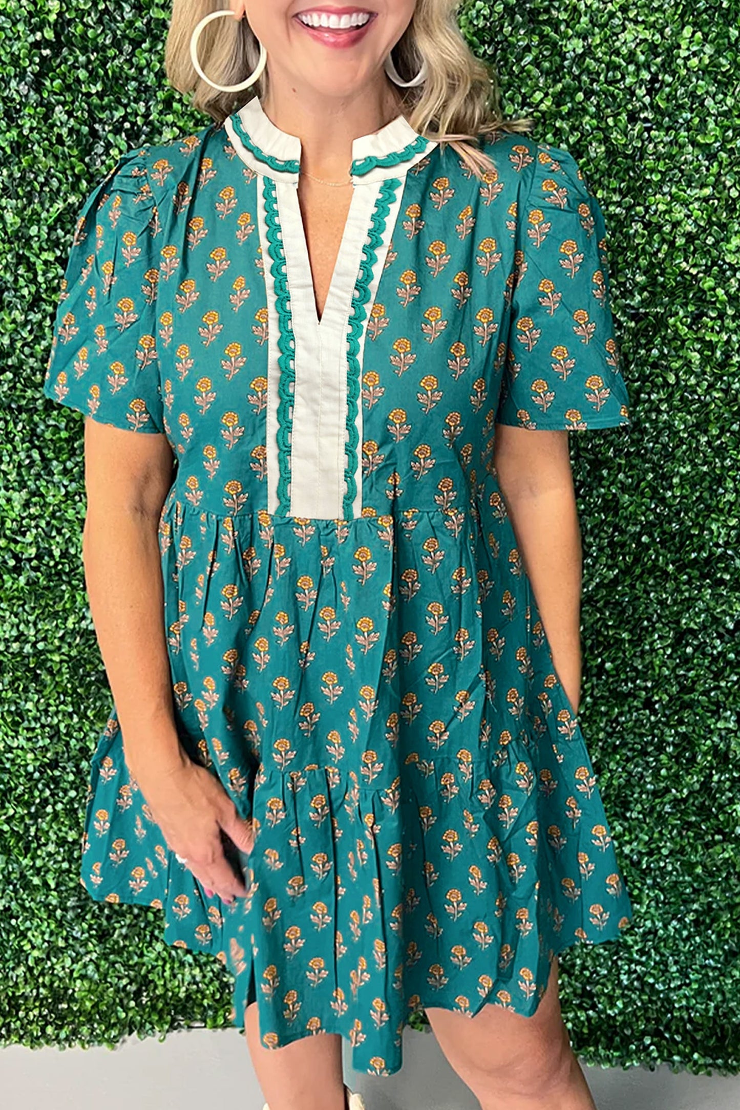 Floral Contrast Trim V-Neck Short Sleeve Dress