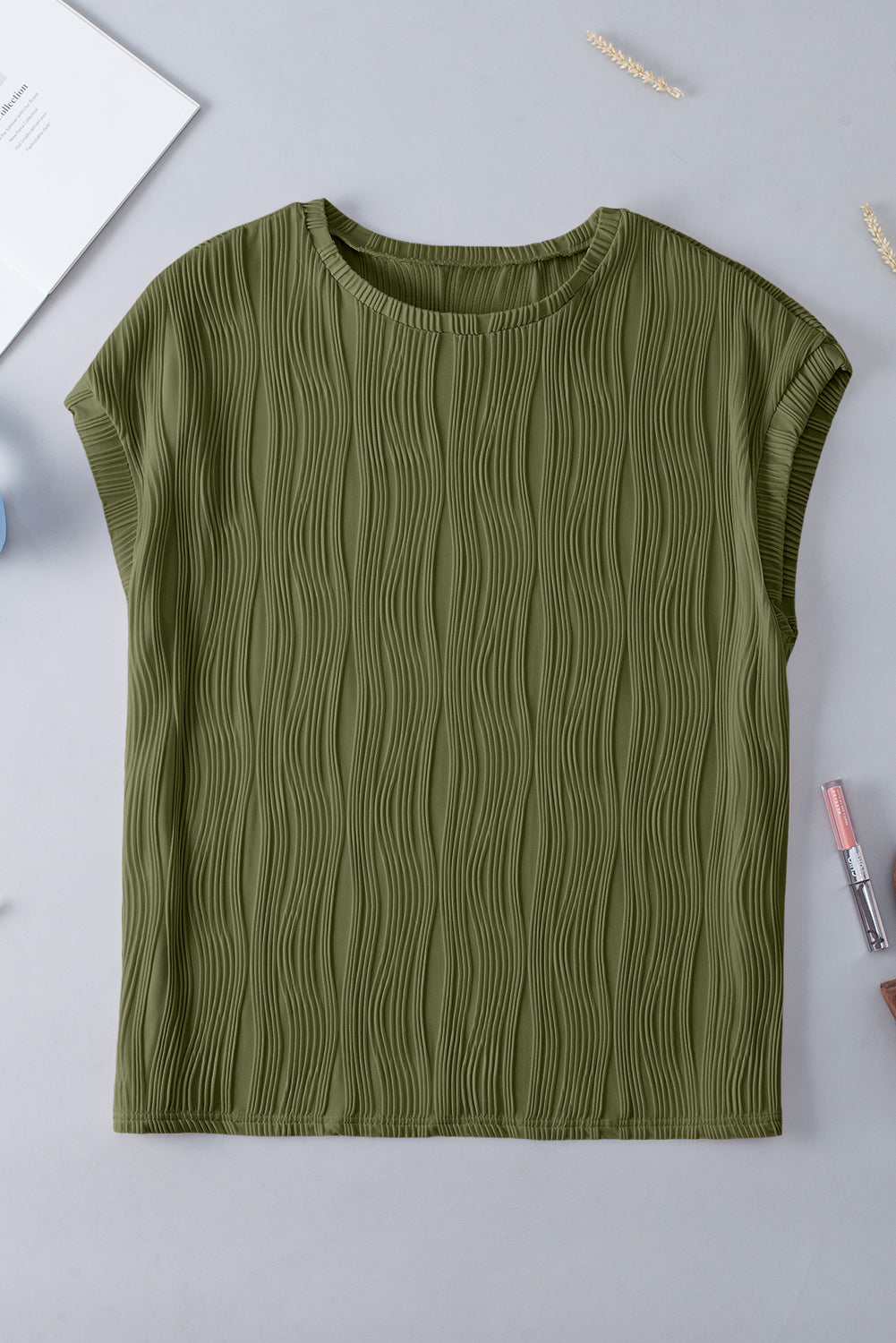 Plus Size Solid Color Wavy Textured Tee