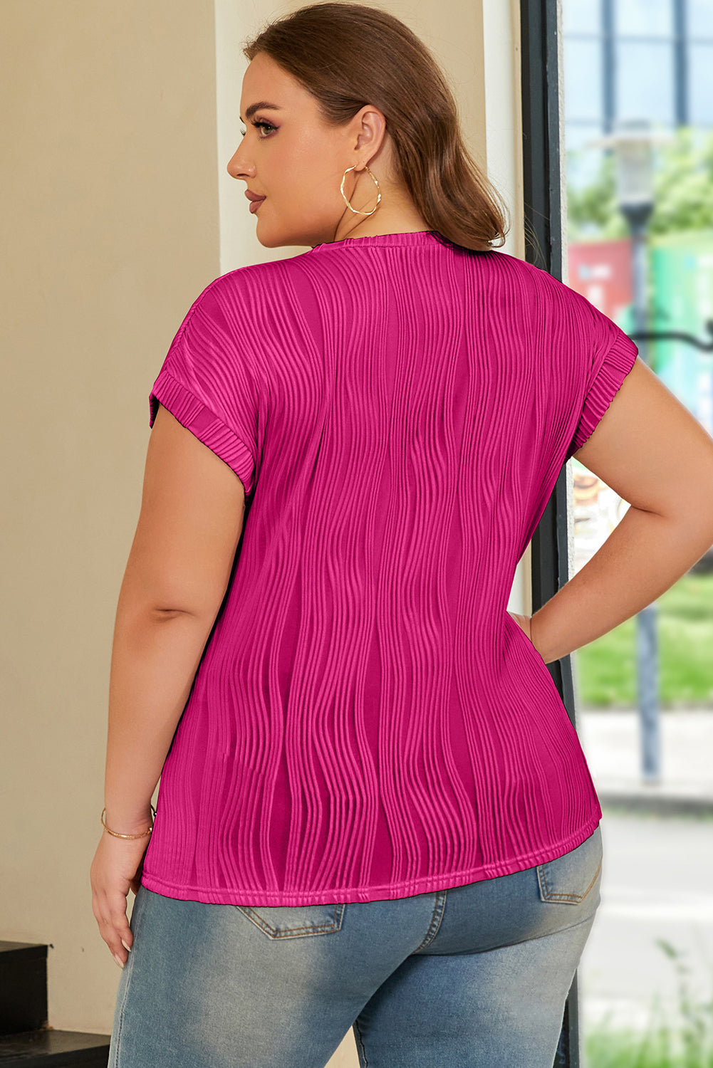 Plus Size Solid Color Wavy Textured Tee