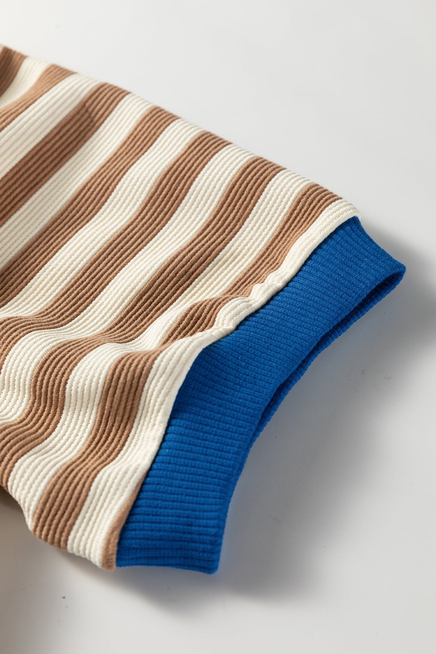 Stripe Contrast Trim Short Puff Sleeve Tee