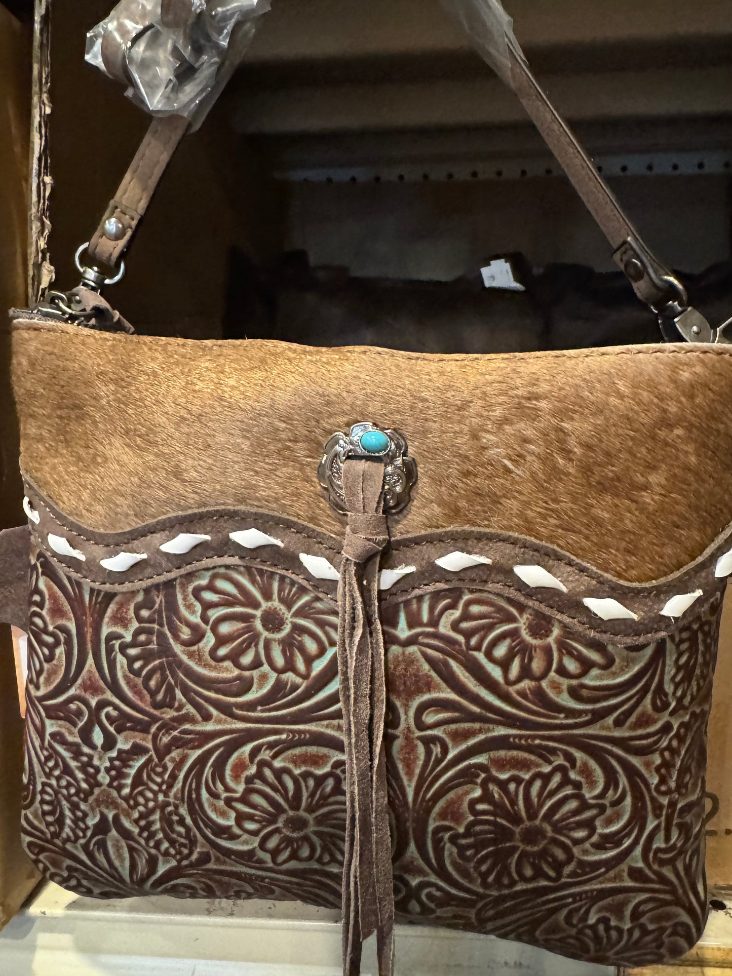 BA2822 Tooled Concho Cowhide Purse