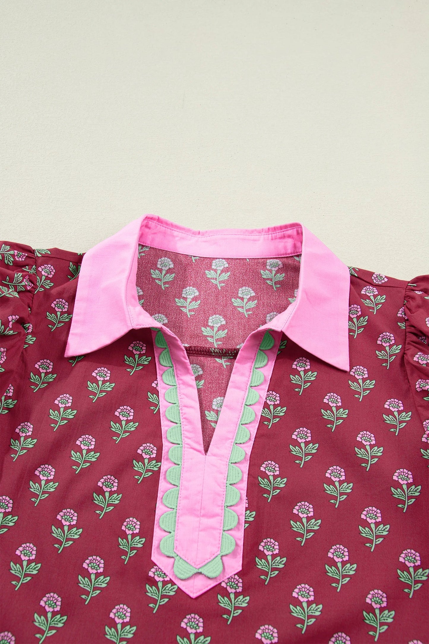 Floral Contrast Collar V-Neck Ricrac-Trim Blouse