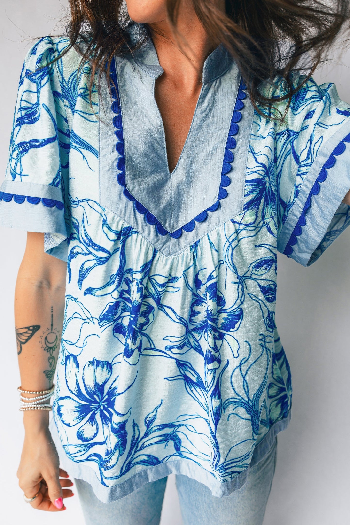 Floral Scalloped Ricrac Trim V-Neck Blouse