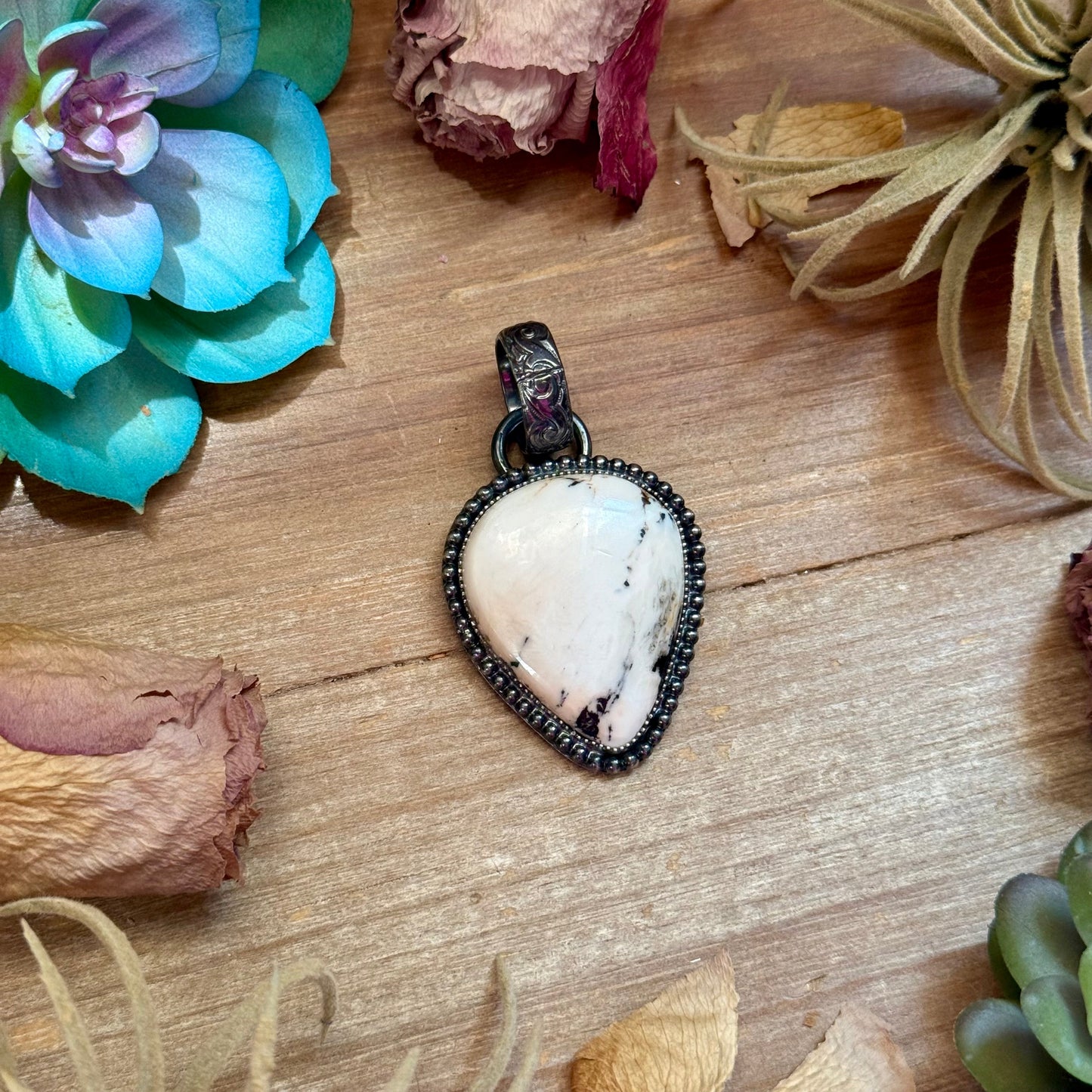 mj white buffalo pendant