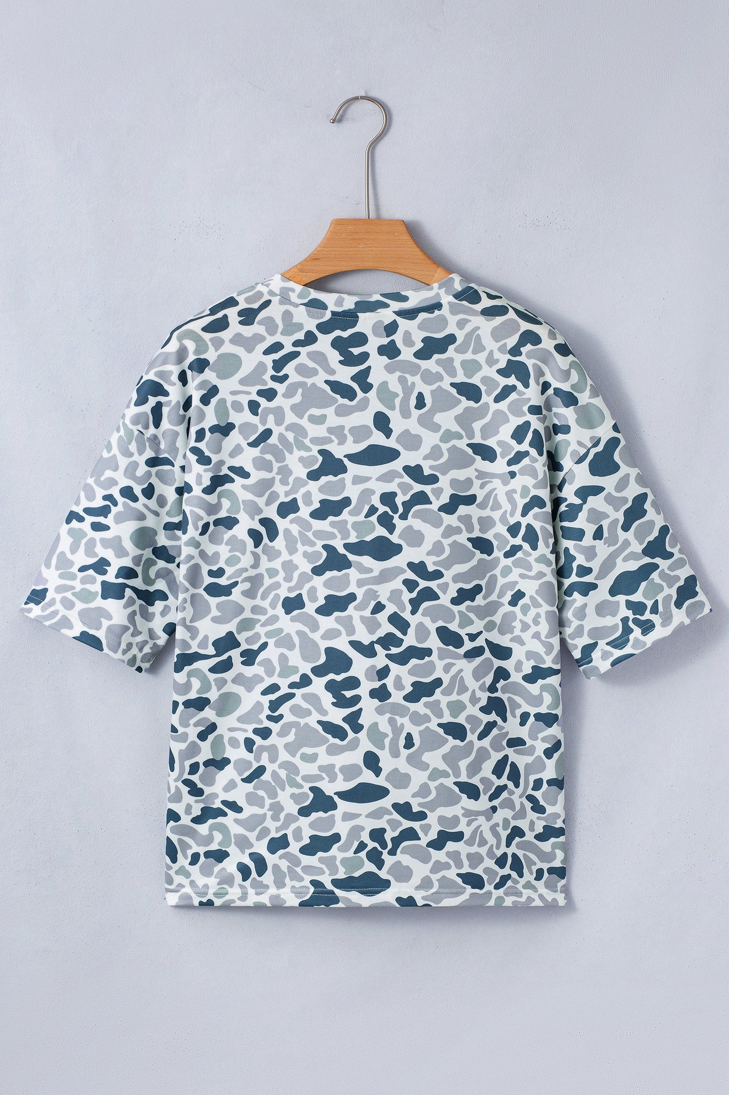 Camo Chest Pocket V-Neck Short Sleeve Tee