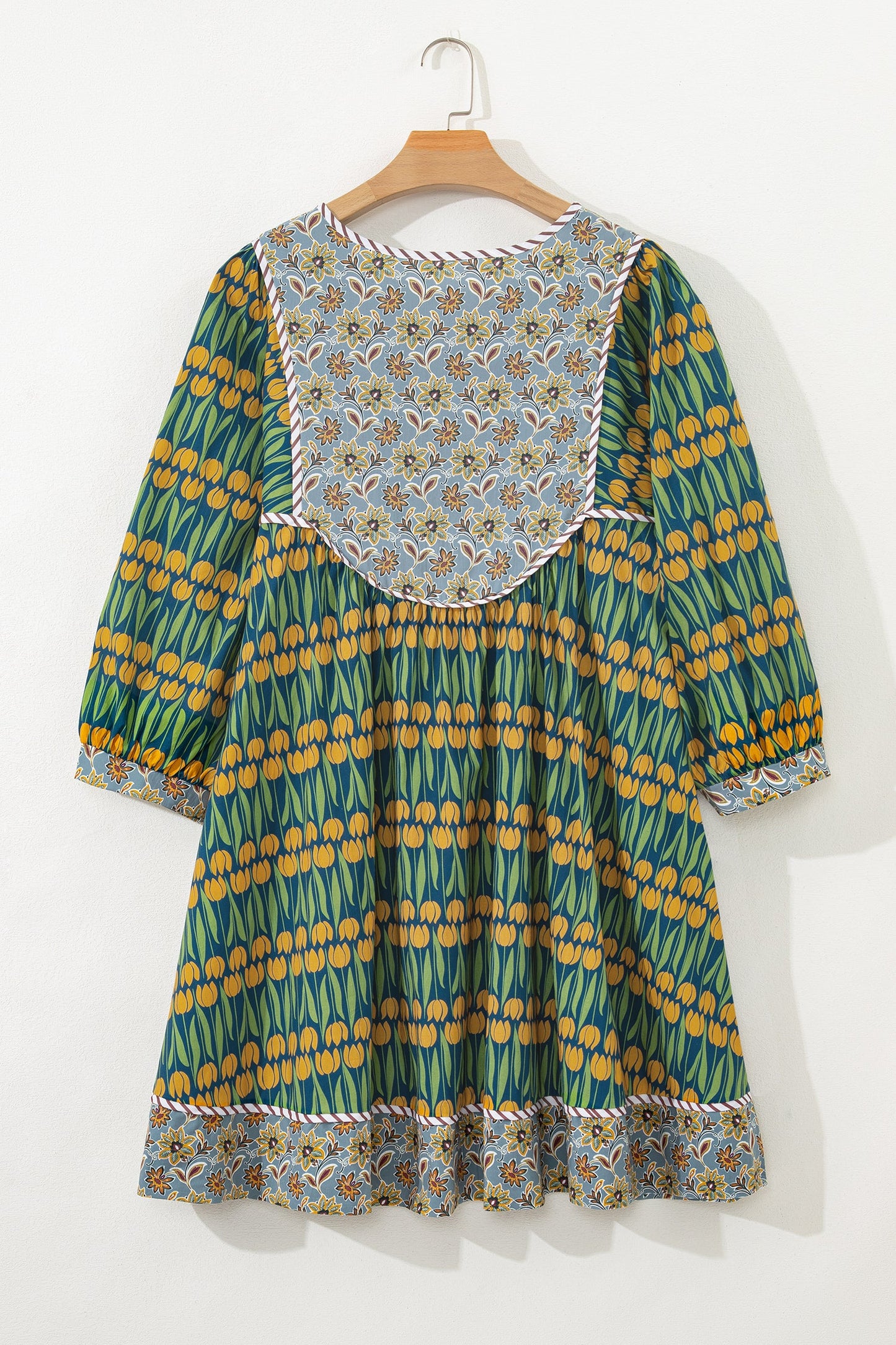 Plus Size Floral Stripe Trim 3/4 Sleeve Mini Dress