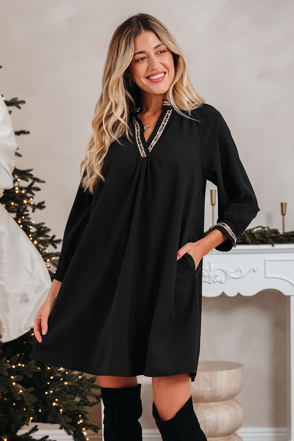 Contrast Trim V-Neck 3/4 Sleeve Mini Dress