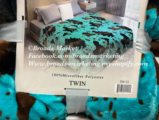 Twin Turquoise Cow Plush Blanket
