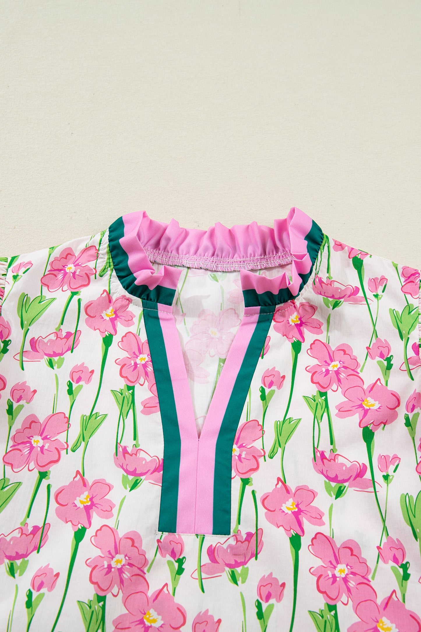 Floral Contrast Trim V-Neck Ruffle Short Sleeve Blouse