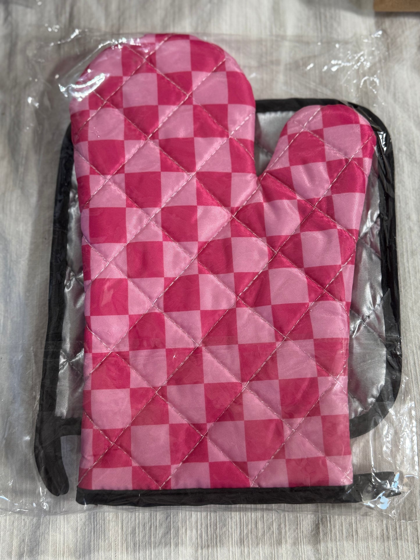 Fun oven Mitt and pot holder sets