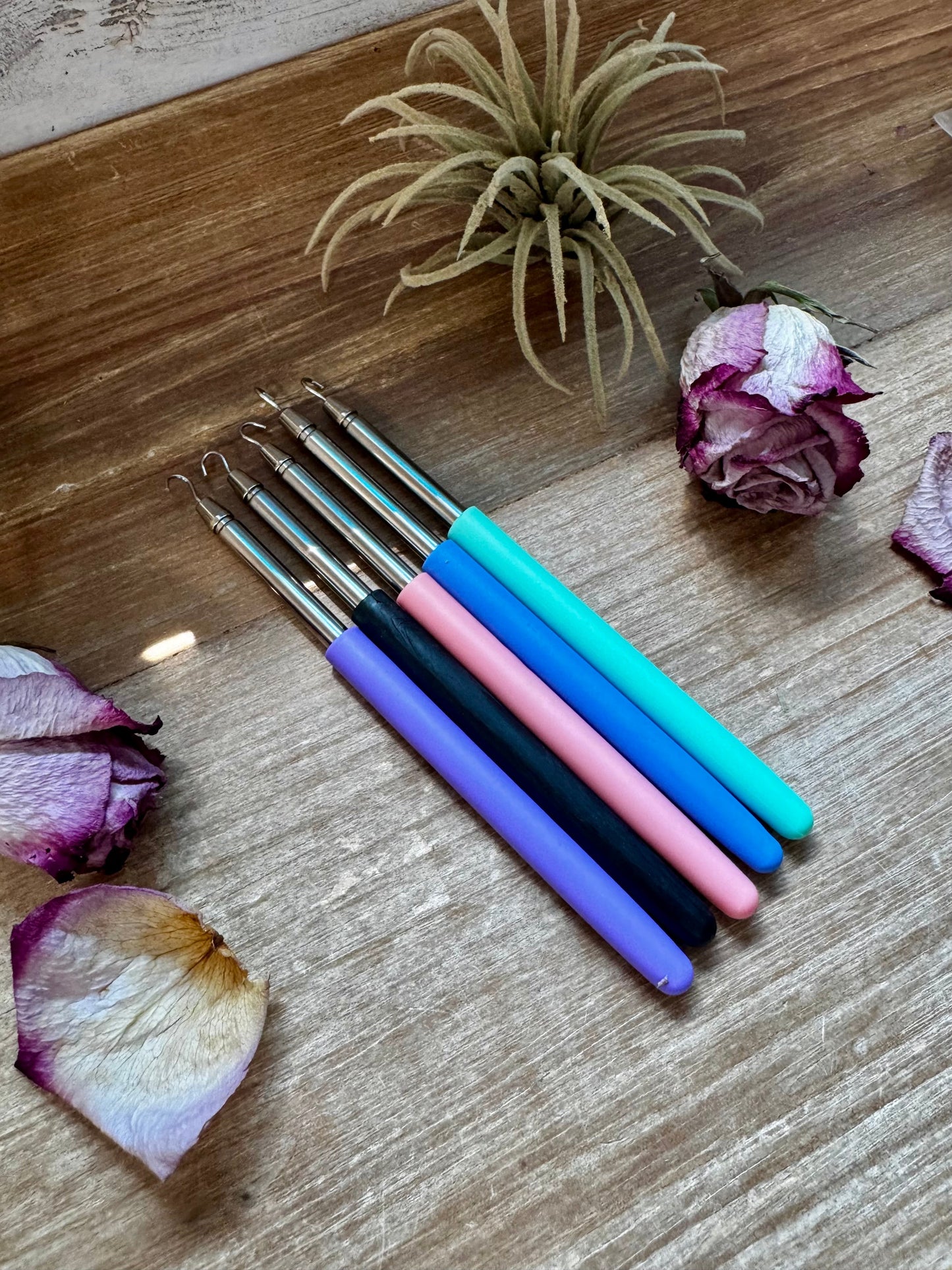 Bracelet Helper Tool – Easy Hook Clasp Fastener – 5 Colors