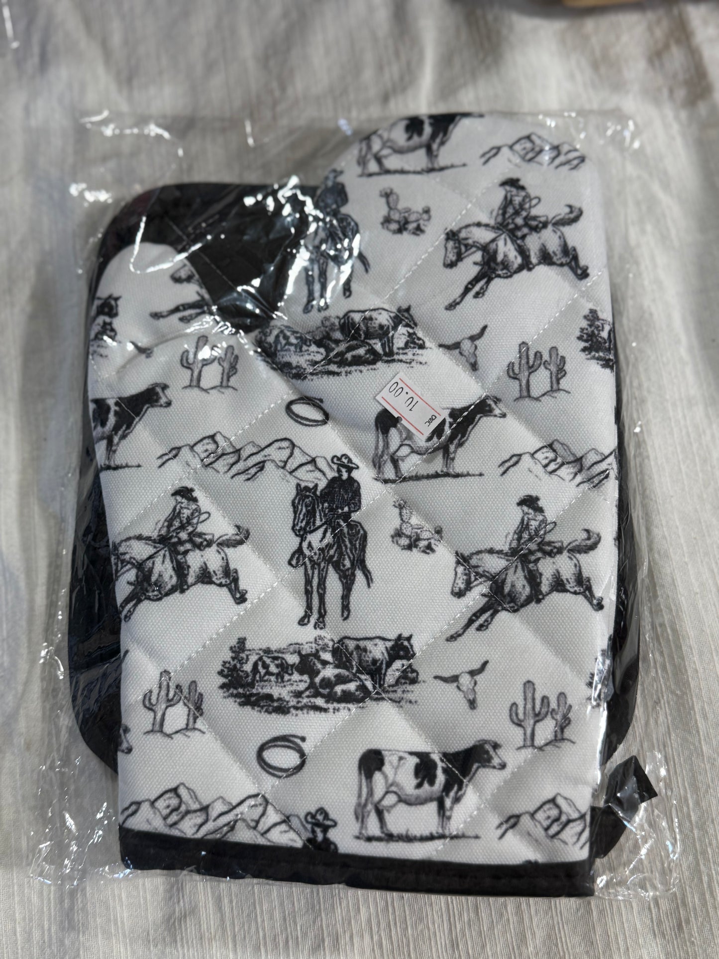 Fun oven Mitt and pot holder sets