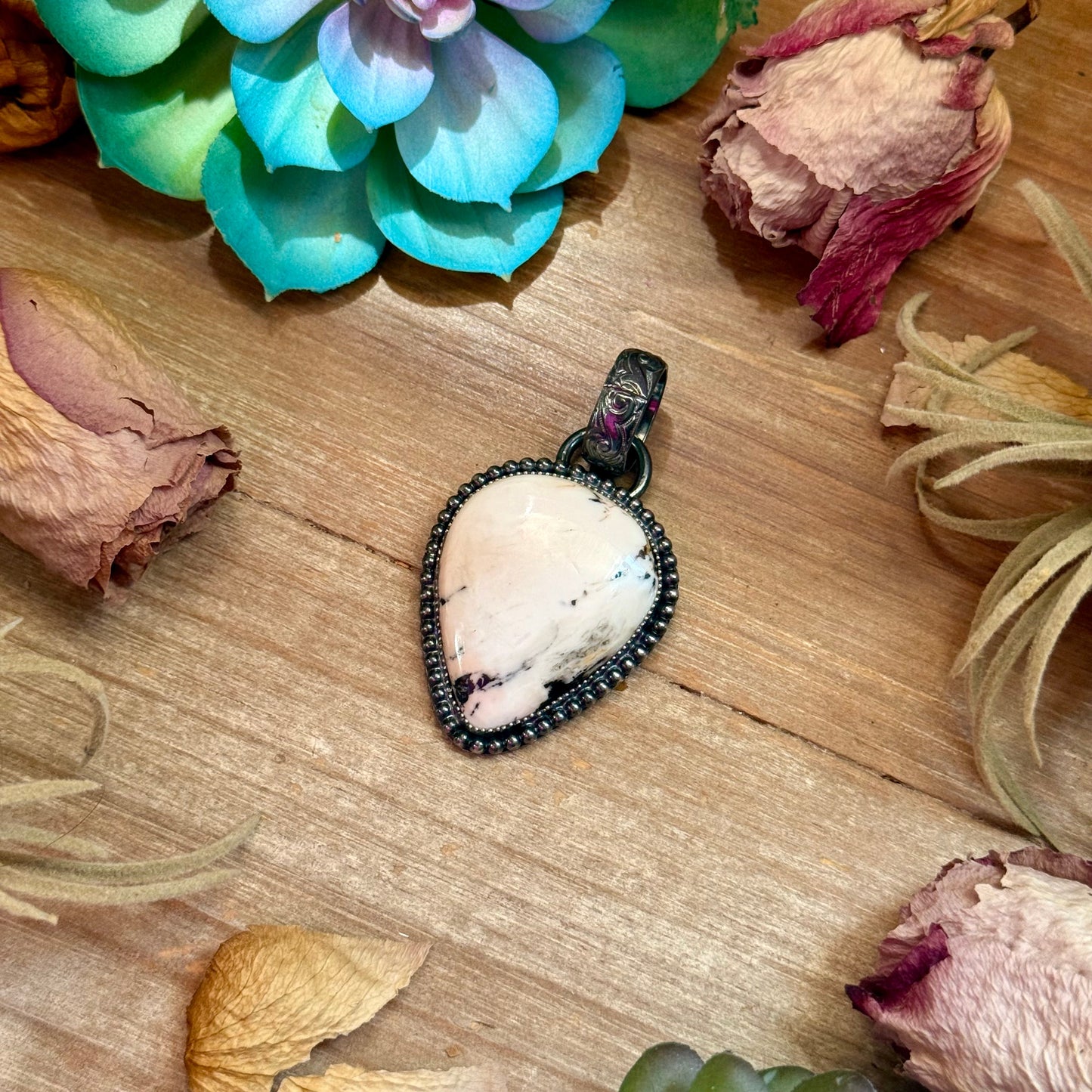 mj white buffalo pendant