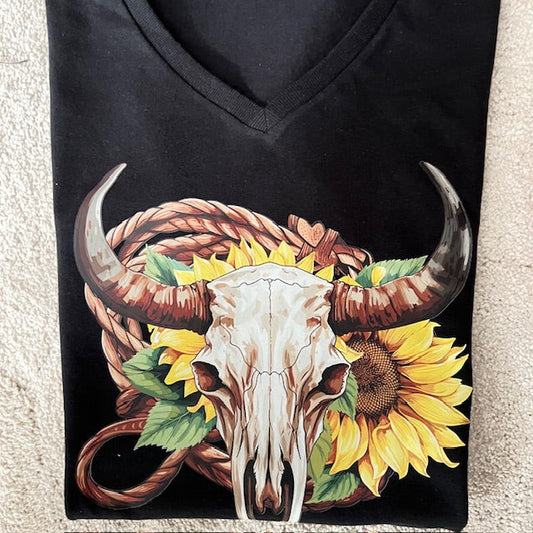 Western Bull Skull Short Sleeve T-shirt /VNeck