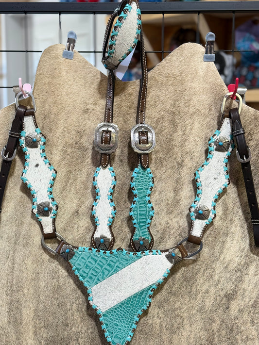 Turquoise Hair on Hide Gator Gladiator One Ear Tack Set