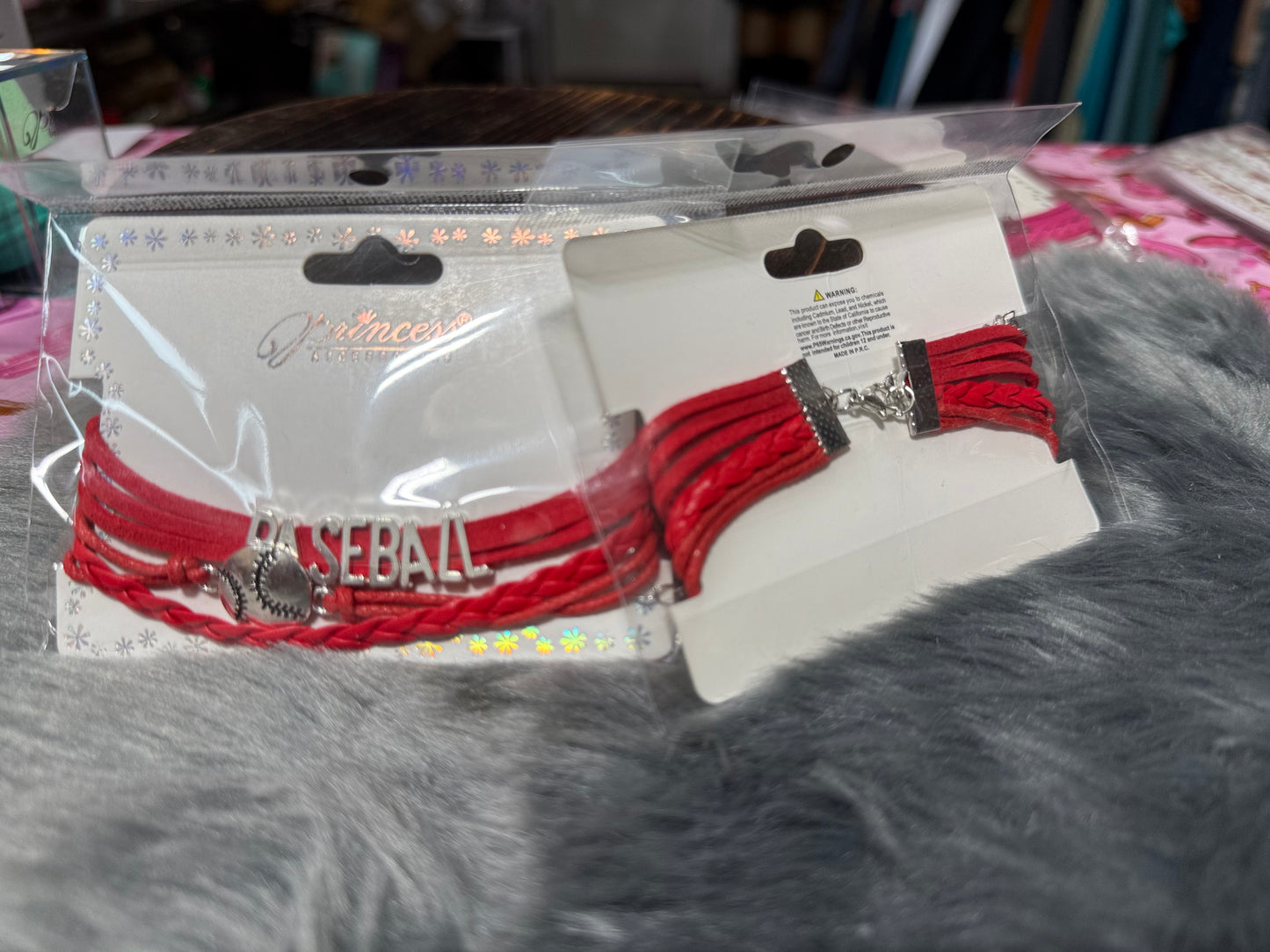 Show your School Spirit with these Fun Adjutable Bracelets
