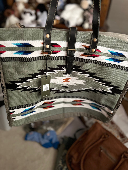 Cloud Arrow Weekender Bag