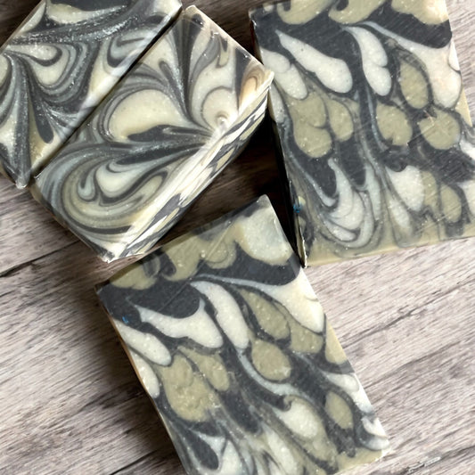Hunting Camp (Frankincense, Eucalyptus & Pine)