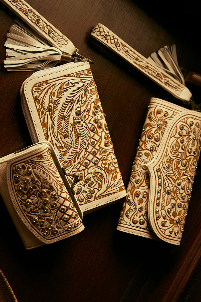 Sparkling Desert Moon Luxe Wallet In Chocolate White