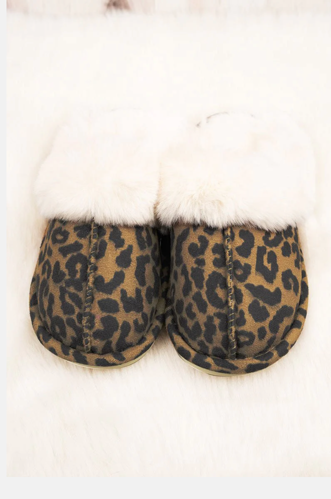 Cozy Morning Leopard Slippers