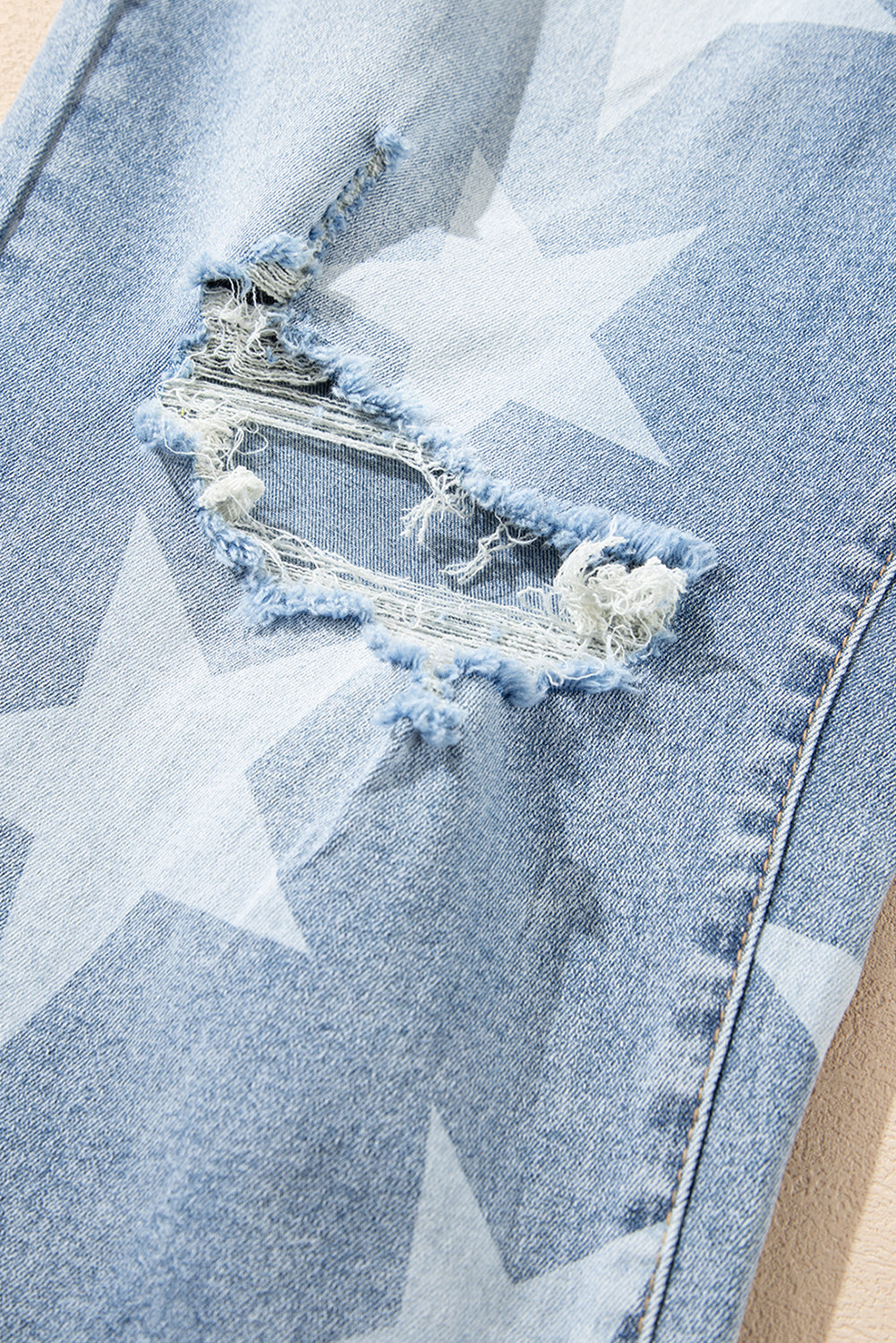 Plus Size Star Button Slit Knee Jeans
