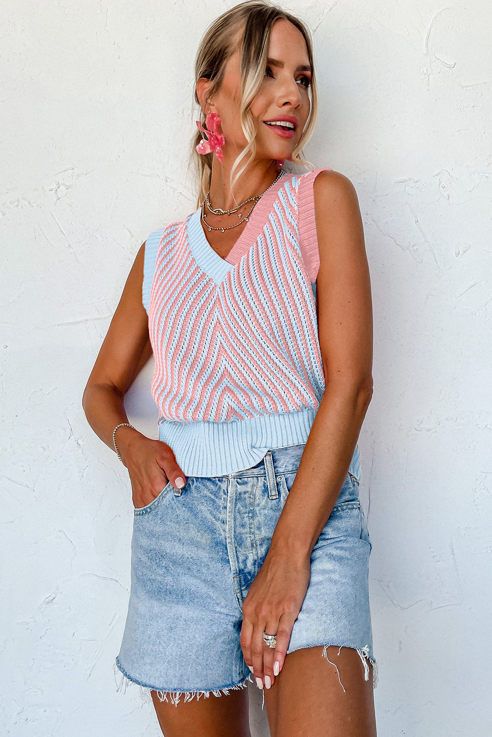 Chevron Contrast V-Neck Sleeveless Sweater Top